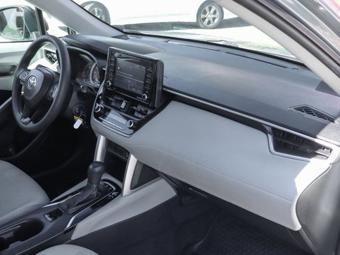 Used 2022 Toyota Corolla Cross L image 36
