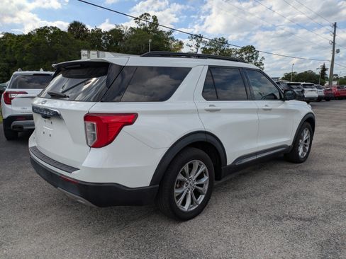Used 2023 Ford Explorer XLT w/ Equipment Group 202A RWD image 4