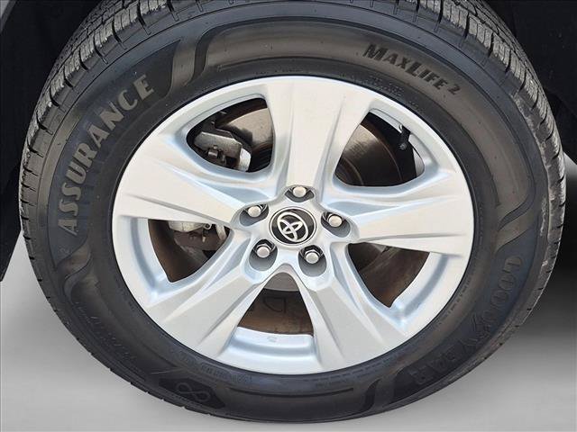 Used 2023 Toyota RAV4 XLE w/ Convenience Package FWD image 17