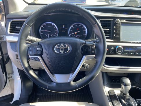 Used 2016 Toyota Highlander XLE image 10