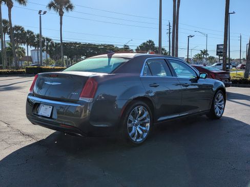 Used 2016 Chrysler 300 Limited image 6
