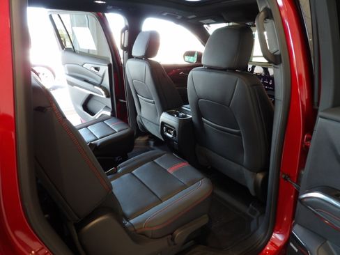 Used 2025 Chevrolet Traverse RS w/ LPO, Floor Liner Package AWD/4WD image 24