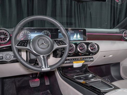 New 2025 Mercedes-Benz CLA 250 image 18