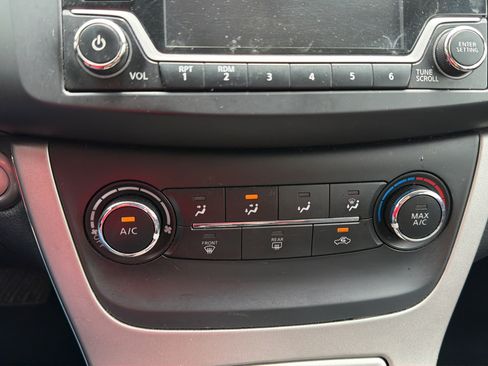 Used 2015 Nissan Sentra SV FWD image 19