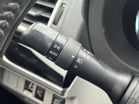 Used 2017 Subaru Forester 2.5i Limited image 16