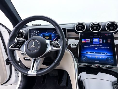 Used 2023 Mercedes-Benz GLC 300 image 5