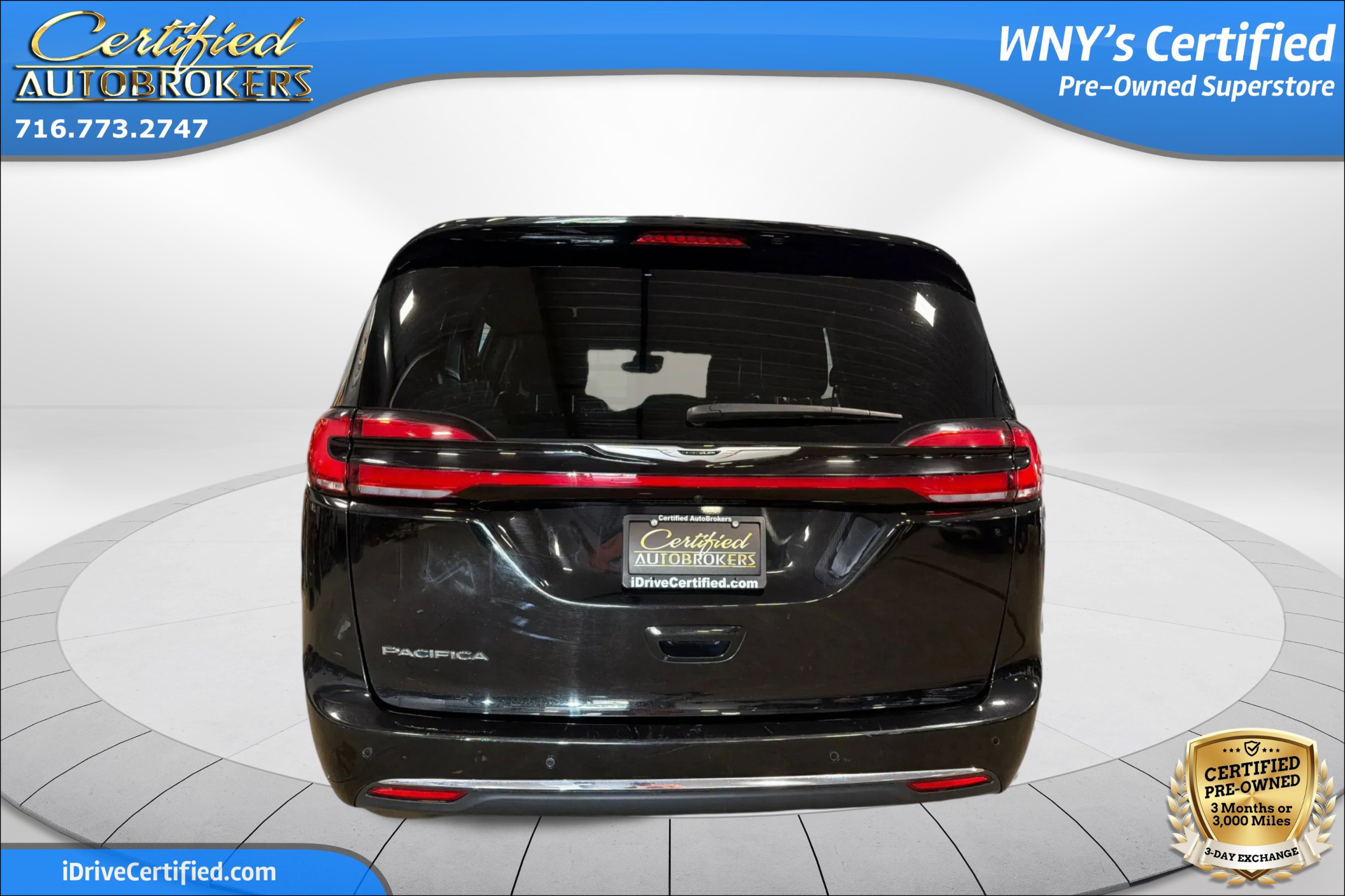 Used 2025 Chrysler Pacifica Select FWD image 7