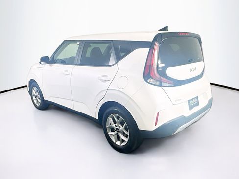 Used 2025 Kia Soul LX w/ LX Technology Package FWD image 5