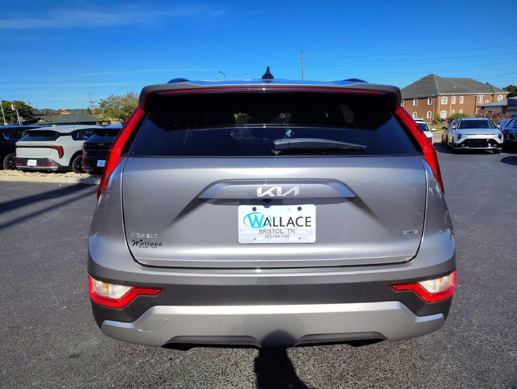 Used 2024 Kia Niro LX FWD image 5