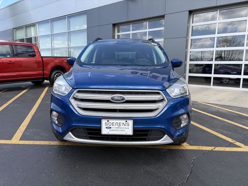 Used 2018 Ford Escape SE image 2