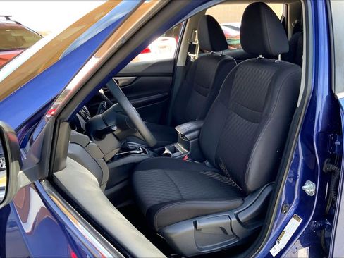 Used 2019 Nissan Rogue S image 7