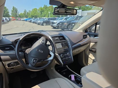 Used 2019 Lincoln MKC Reserve AWD/4WD image 18