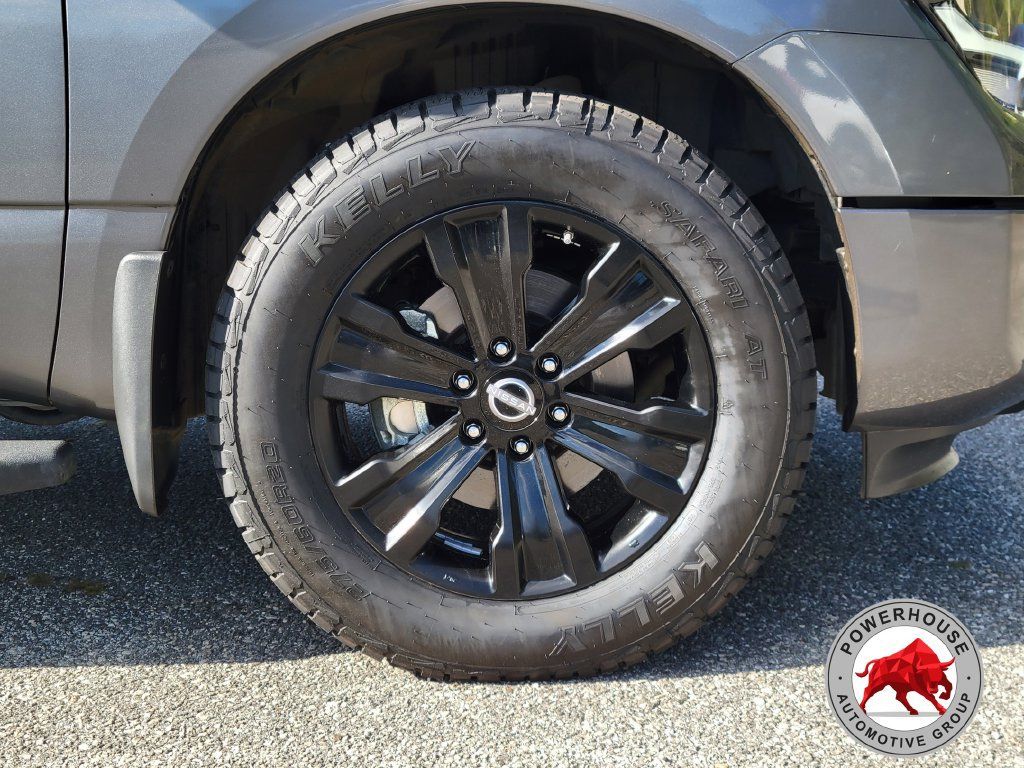 Used 2024 Nissan Titan SV w/ SV Convenience Package RWD image 12