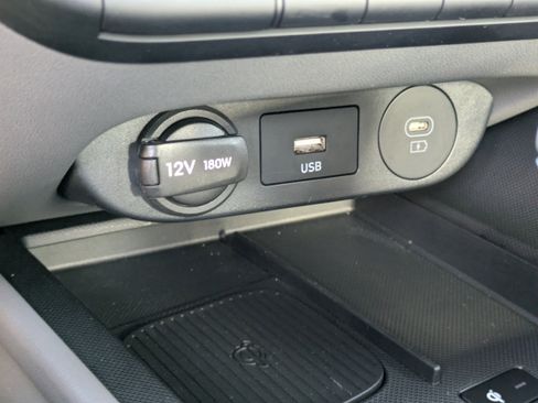 Used 2025 Hyundai Elantra Sport image 27