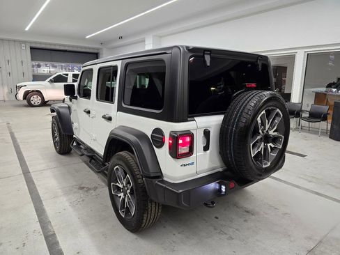 Used 2025 Jeep Wrangler Sport S image 4