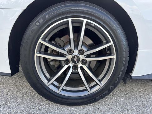 Used 2016 Ford Mustang Premium image 37