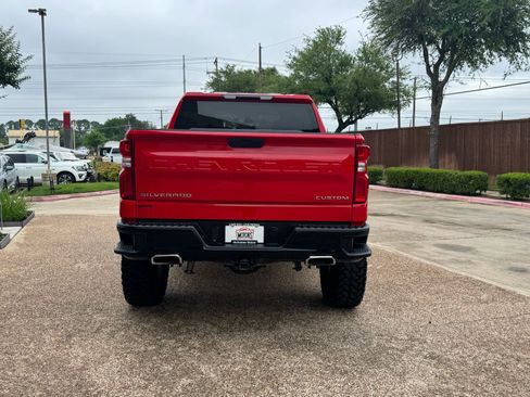 Used 2021 Chevrolet Silverado 1500 Custom Trail Boss AWD/4WD image 9
