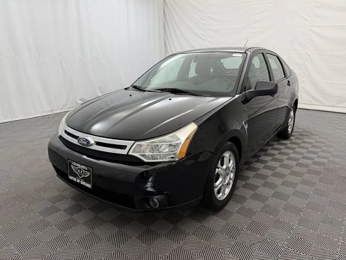 Used 2008 Ford Focus SE FWD image 2