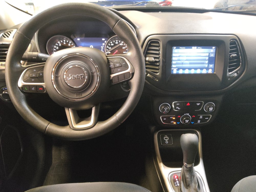 Used 2018 Jeep Compass Sport w/ Tech Group FWD image 22
