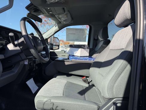 New 2026 Ford F450 XLT w/ XLT Value Package image 10