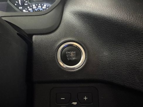 Used 2023 Toyota Tundra SR5 w/ SR5 Convenience Package AWD/4WD image 22