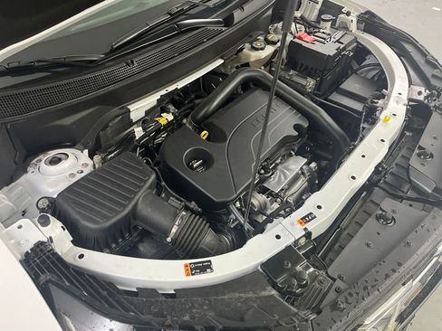 Used 2025 Chevrolet Equinox LT w/ Convenience Package II image 11