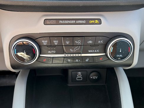 Certified 2024 Ford Escape Active AWD/4WD image 19