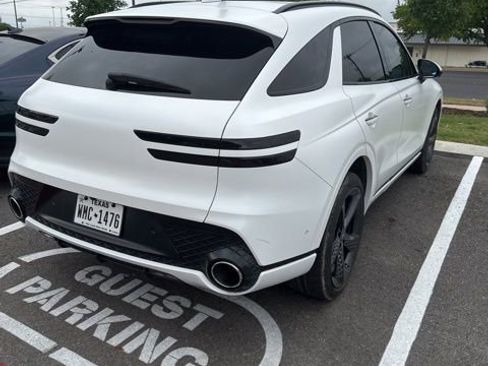 Used 2022 Genesis GV70 3.5T Sport w/ Sport Prestige Package image 7