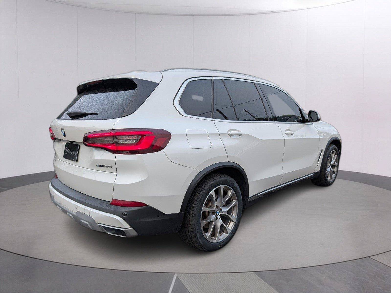 Used 2022 BMW X5 sDrive40i w/ Luxury Seating Package RWD image 7
