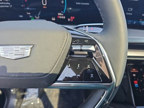 New 2026 Cadillac Vistiq Platinum w/ LPO, Floor Liner Package image 22