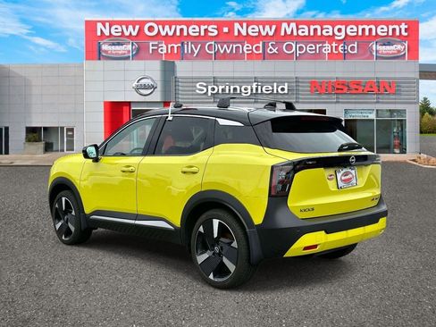 Used 2025 Nissan Kicks SR w/ Interior Electronics Package AWD/4WD image 6