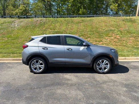 Used 2023 Buick Encore GX Preferred w/ Cold Weather Comfort Package FWD image 8