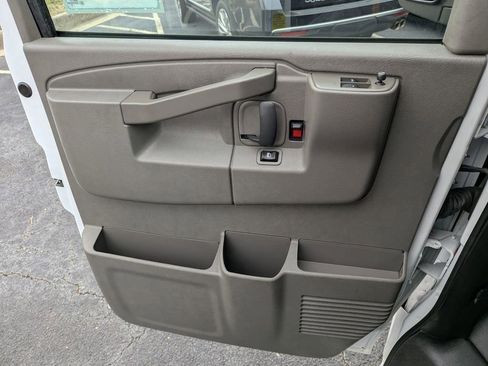 Used 2024 GMC Savana 2500 w/ Driver Convenience Package image 17