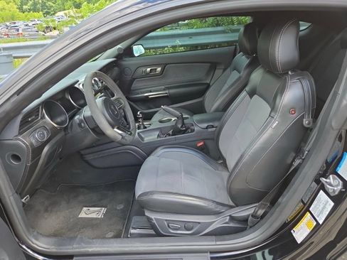 Used 2020 Ford Mustang Shelby GT350 w/ Technology Package RWD image 5