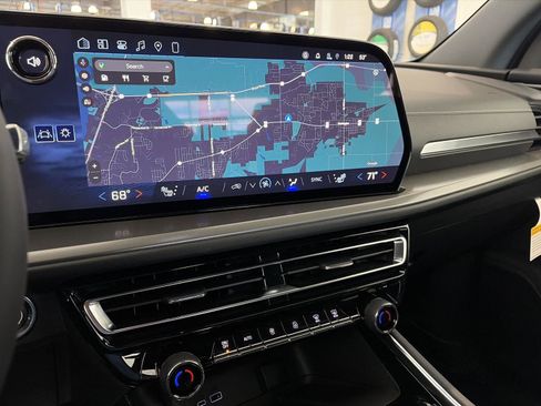 New 2026 Chevrolet Traverse LT w/ Driver Confidence Package FWD image 31