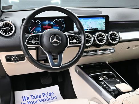 Used 2023 Mercedes-Benz EQB 300 4MATIC image 40