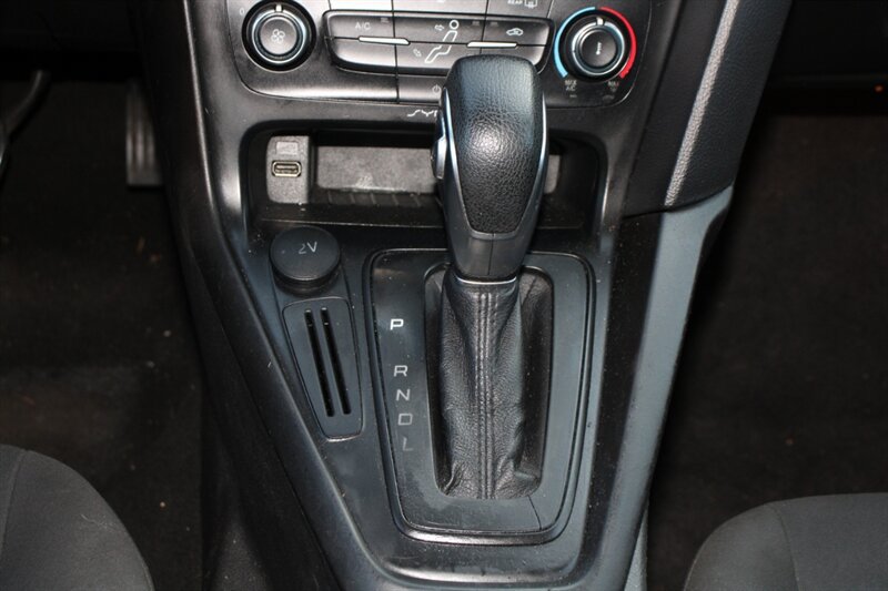 Used 2018 Ford Focus SE FWD image 8