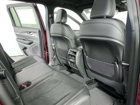 New 2026 Jeep Grand Cherokee Altitude AWD/4WD image 14