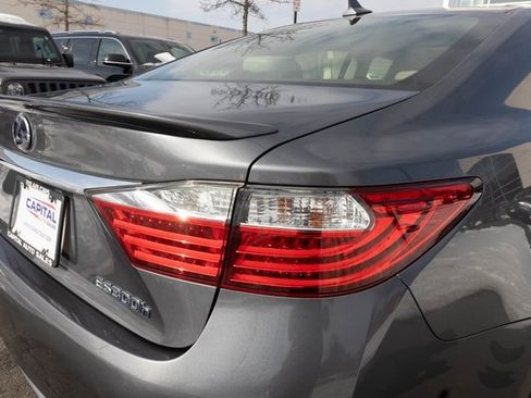 Used 2013 Lexus ES 300h image 26