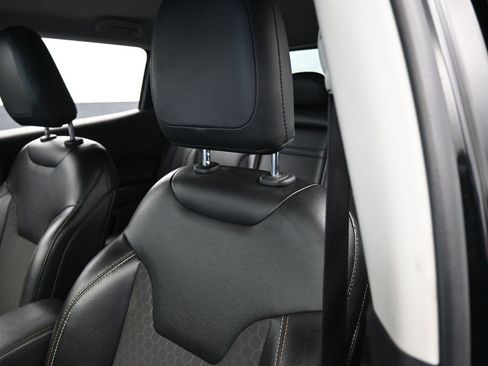 Used 2019 Jeep Compass Latitude w/ Popular Equipment Group image 16