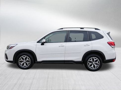 Used 2021 Subaru Forester Premium image 4