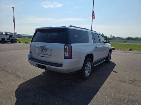 Used 2018 GMC Yukon XL SLT w/ Open Road Package AWD/4WD image 8