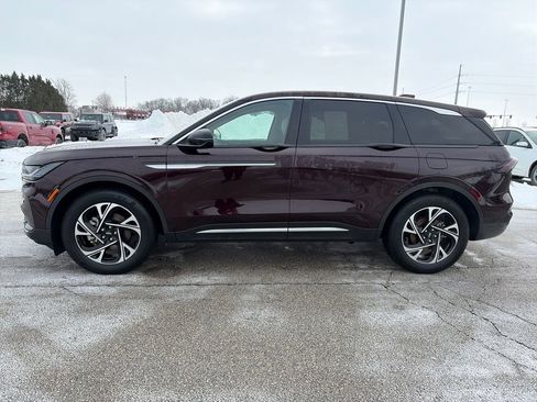 Used 2025 Lincoln Nautilus Premier w/ Equipment Group 102A image 4