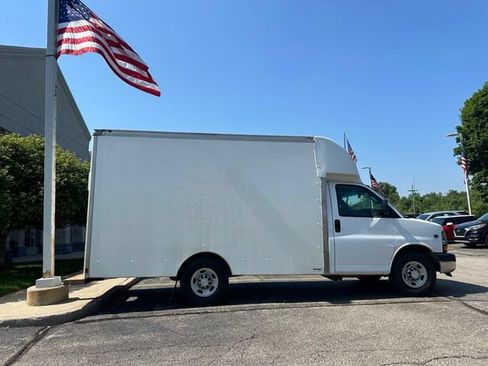 Used 2020 Chevrolet Express 3500 w/ Power Convenience Package RWD image 6