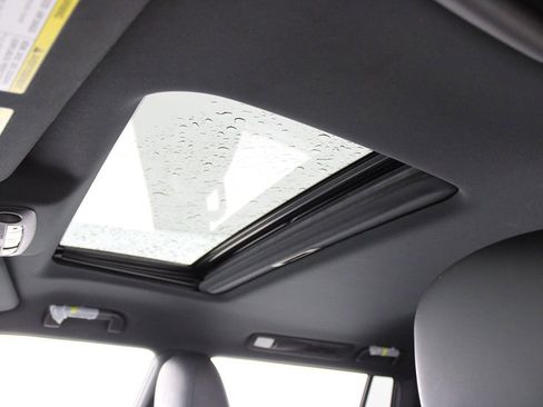 Used 2023 Nissan Armada SL w/ Midnight Edition Package image 10