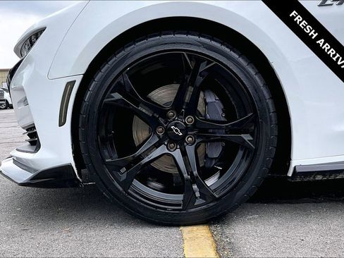 Used 2022 Chevrolet Camaro LT RWD image 30