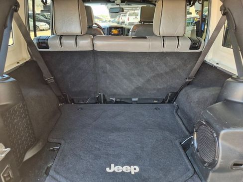Used 2014 Jeep Wrangler Unlimited Rubicon w/ Connectivity Group AWD/4WD image 19