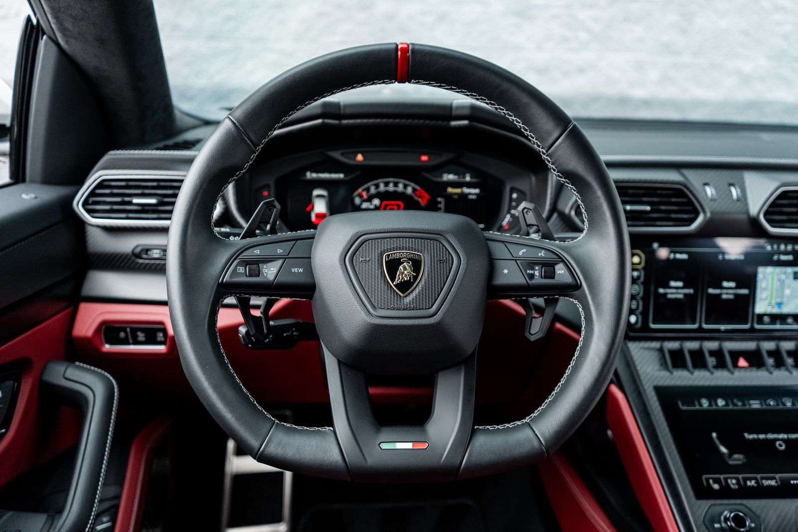 Used 2024 Lamborghini Urus S AWD/4WD image 31