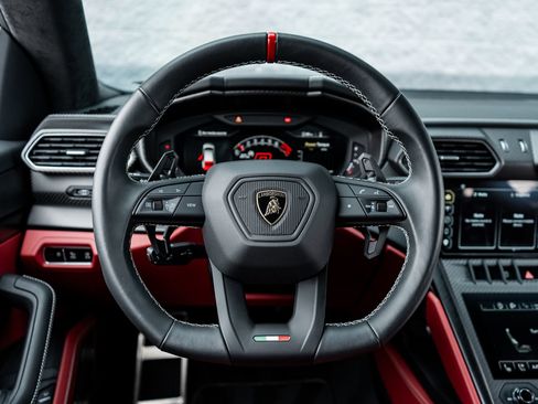 Used 2024 Lamborghini Urus S AWD/4WD image 31