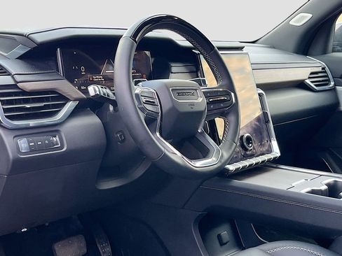 Used 2024 GMC Acadia Denali w/ Super Cruise Package image 9